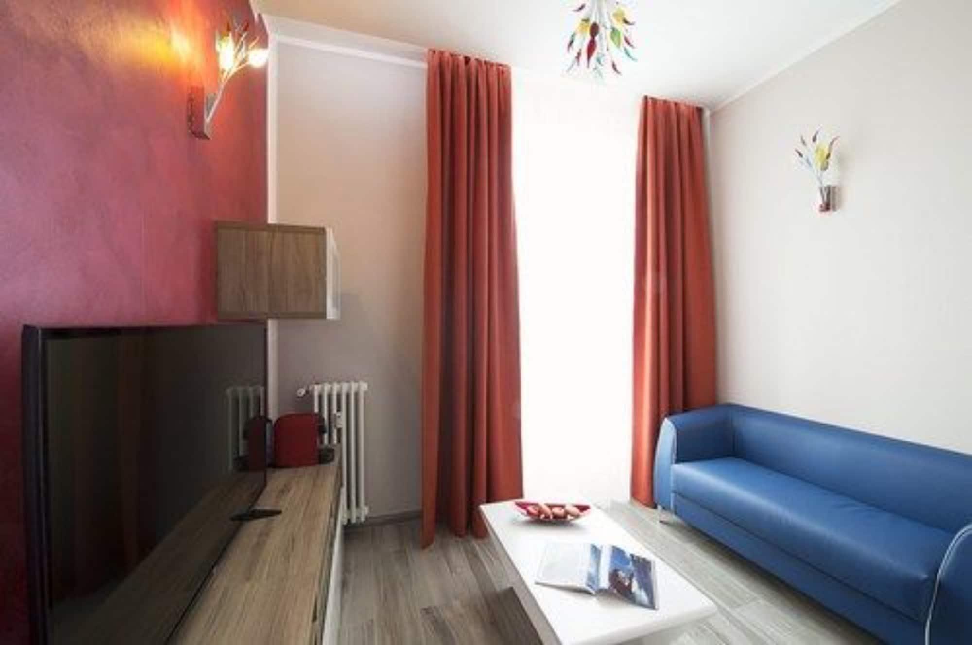Hotel Oasi Village Milán
