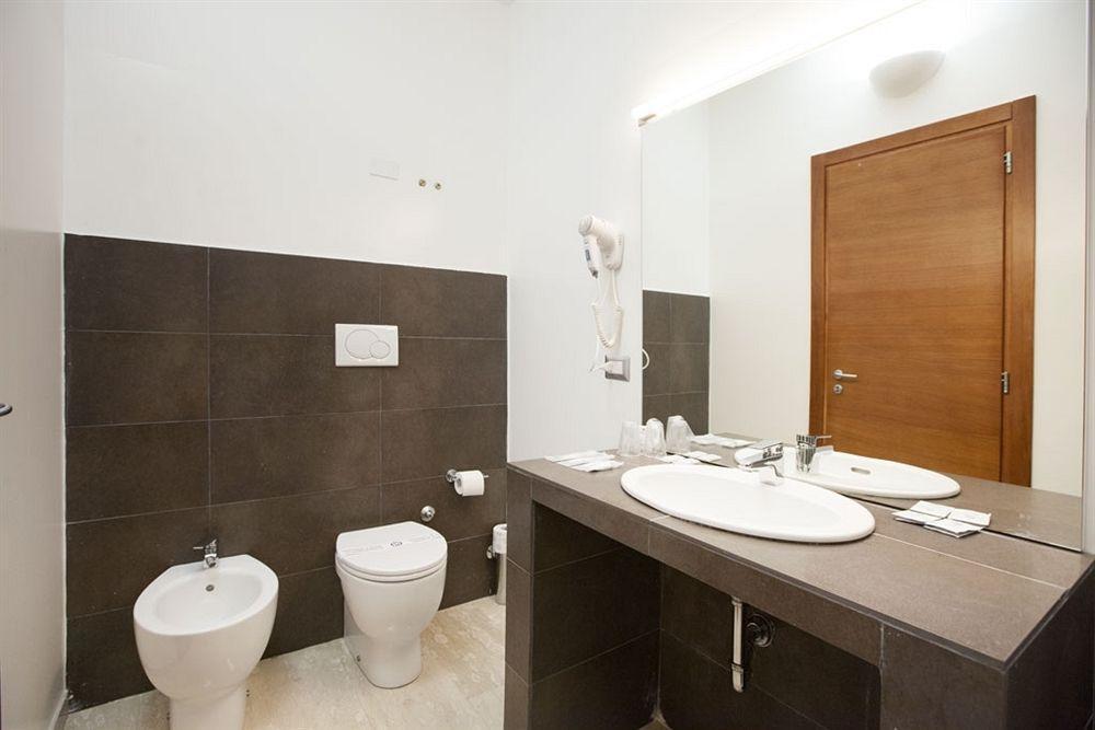 Oasi Village Hotel Milán